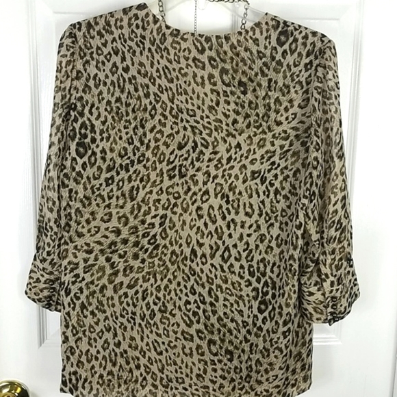 Chaus, 0141, vintage button down Animal Print blouse, elegant,  sz 6 - Picture 2 of 10
